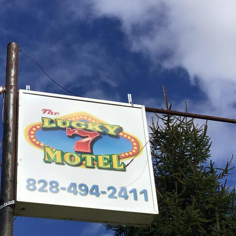 Lucky 7/ Rainbow Motel Murphy Luaran gambar